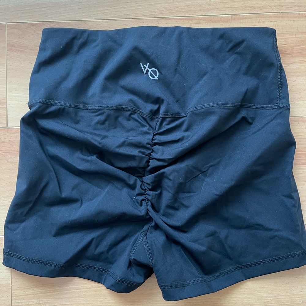 vanquish ruched training shorts